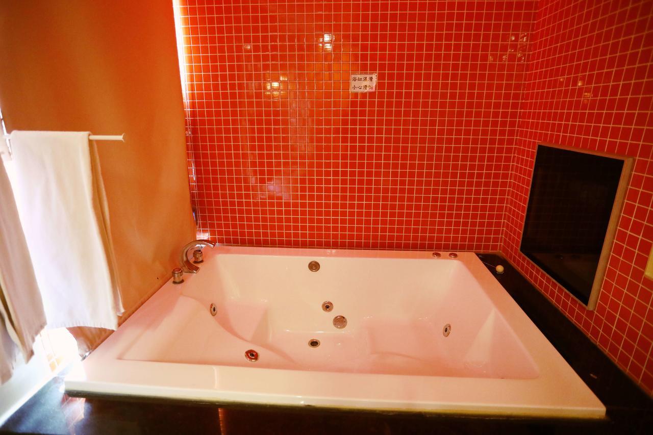 Hua Jia Motel Tainan Bagian luar foto