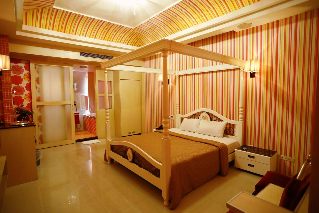 Hua Jia Motel Tainan Bagian luar foto