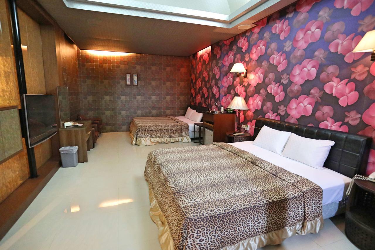 Hua Jia Motel Tainan Bagian luar foto