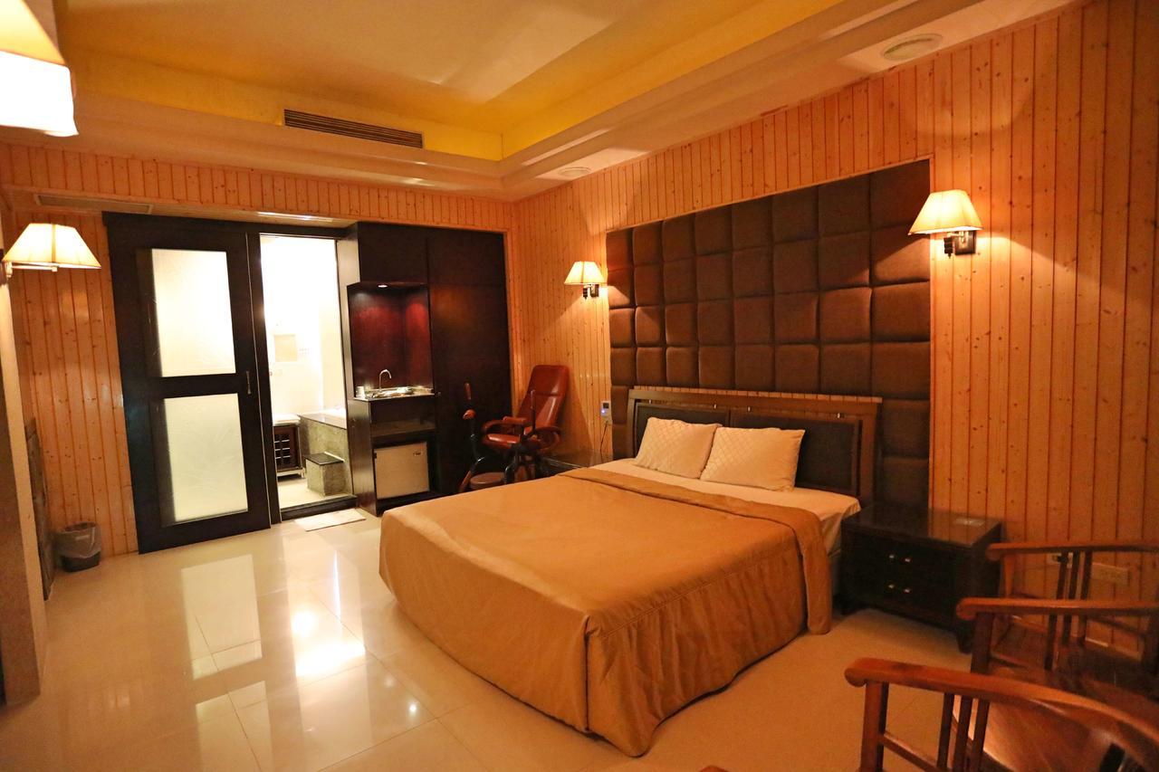 Hua Jia Motel Tainan Bagian luar foto
