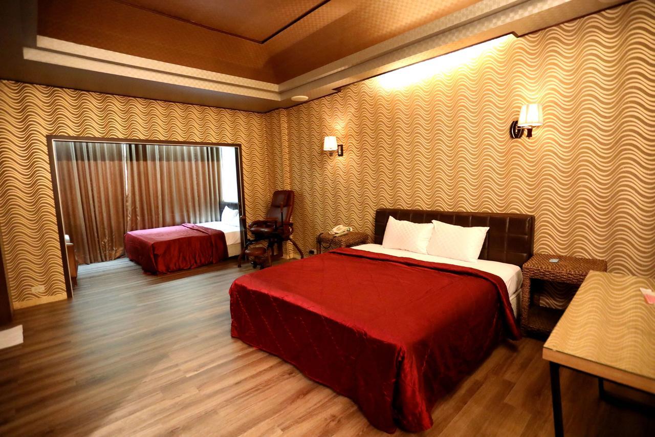 Hua Jia Motel Tainan Bagian luar foto